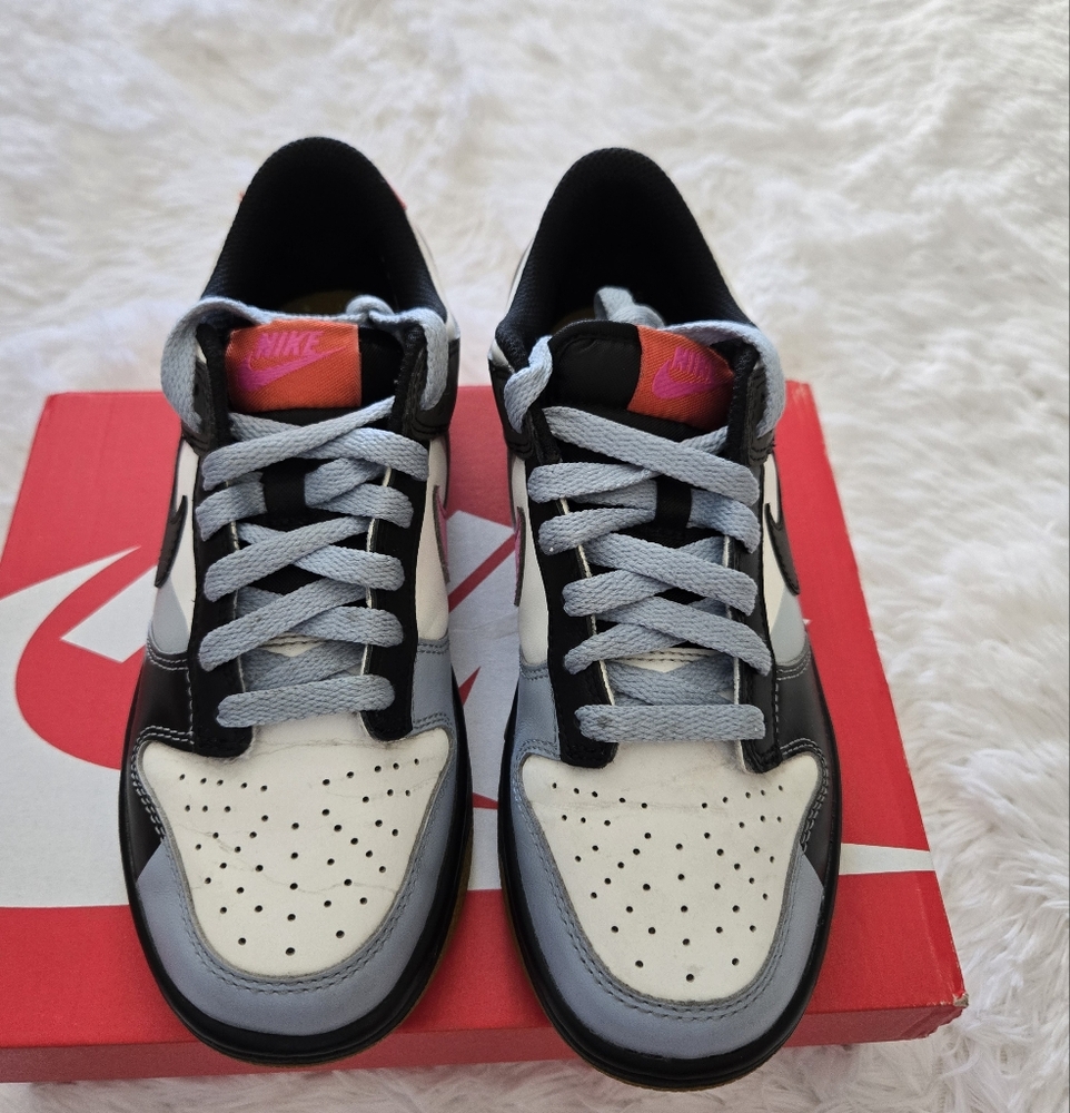 Nike Black and White Sneakers